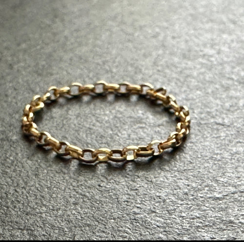 Delicate Chain Ring
