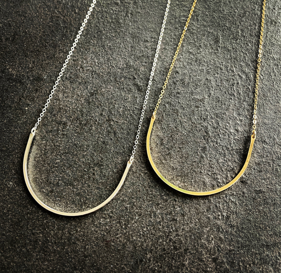 Curve Necklace
