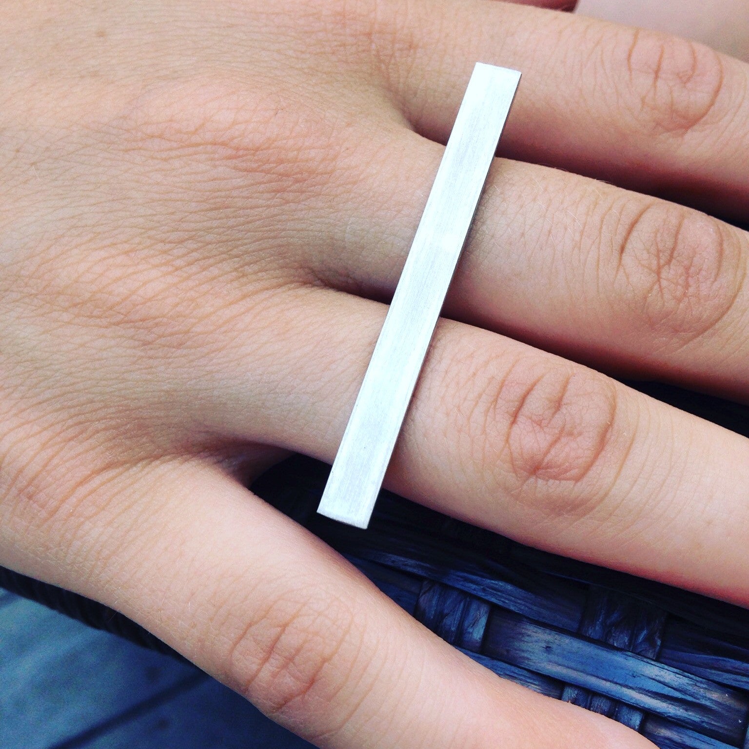 Double finger 2025 bar ring